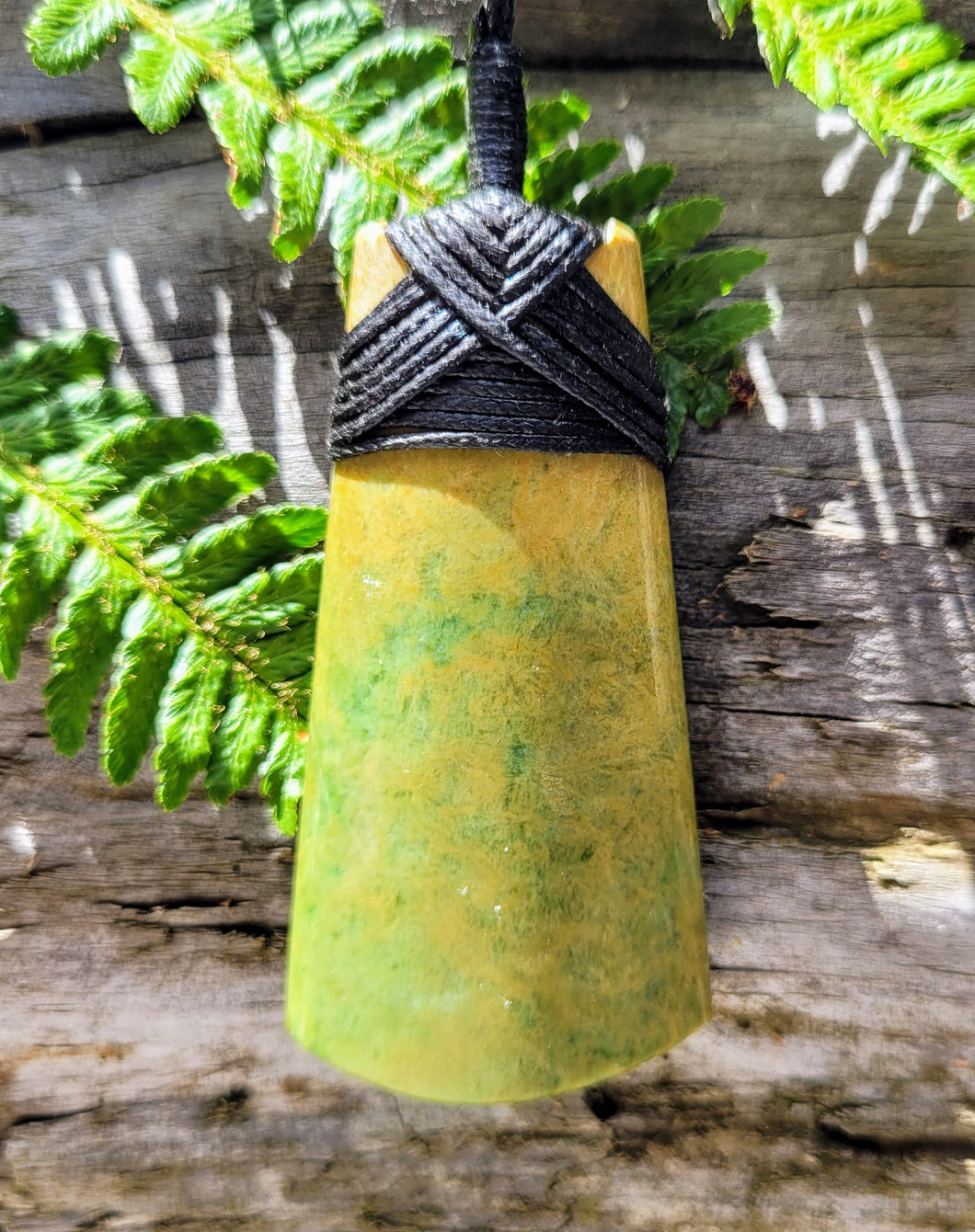 Toki - Azde NZ greenstone pendant. Hand carved. Symbolises strength, courage