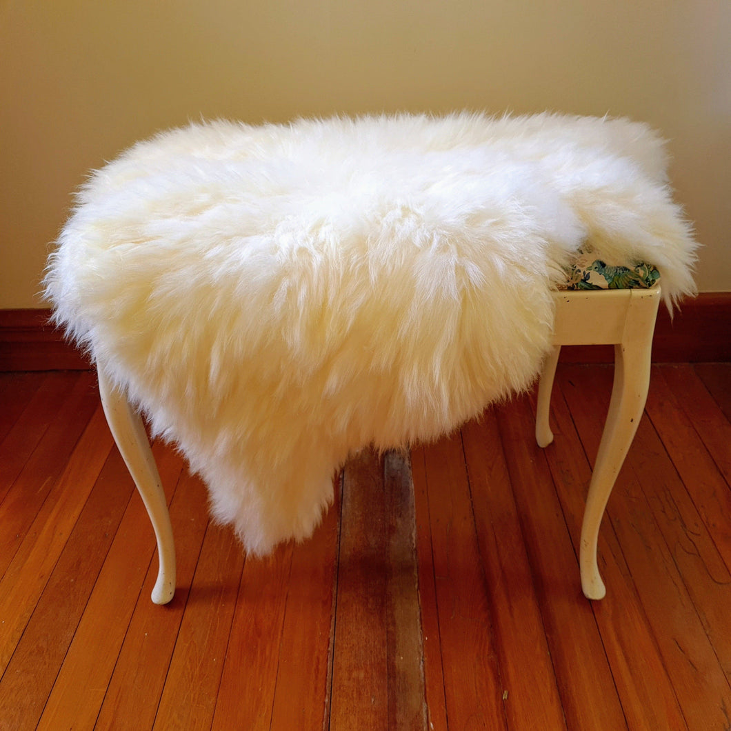 Luscious longwool sheepskin rug. Ivory 60cm x 90cm